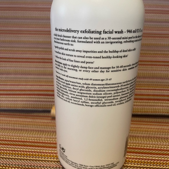 The Microdelivery Exfoliating Facial Wash by Philosophy - Picture 2 of 2